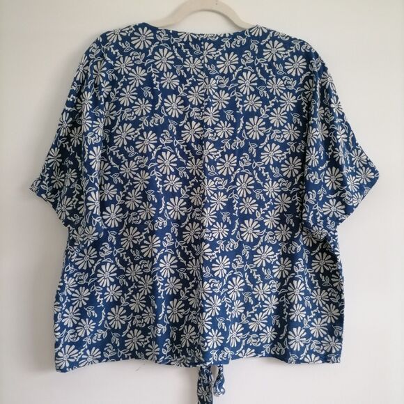 Dlp Women's Blue Floral Knot Front Button up V Neck Classy Top Size X-Large - Picture 4 of 6